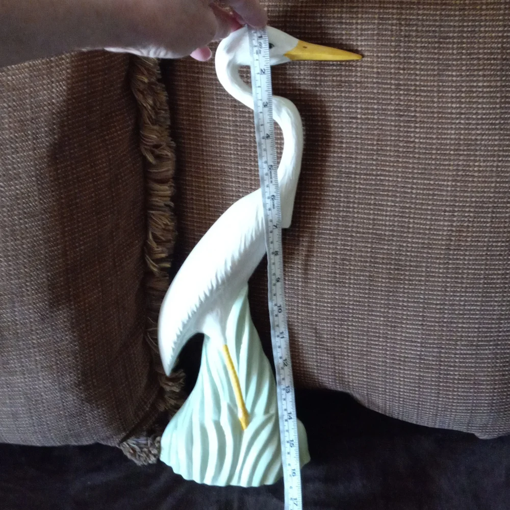 Stork bird. Has a small piece of paint missing at bottom, barely noticeable. - Picture 3 of 4